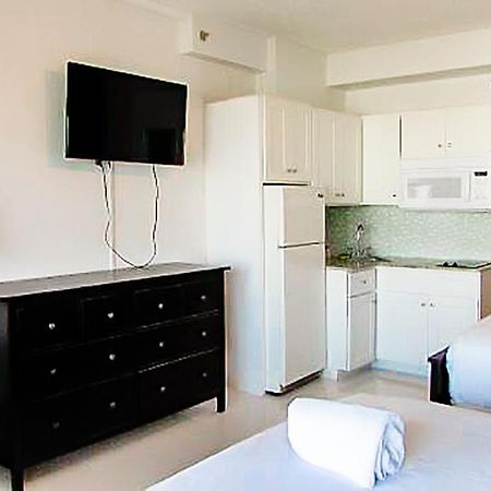 Miami Beachfront With Pool Wifi & Cheap Parking Διαμέρισμα Εξωτερικό φωτογραφία